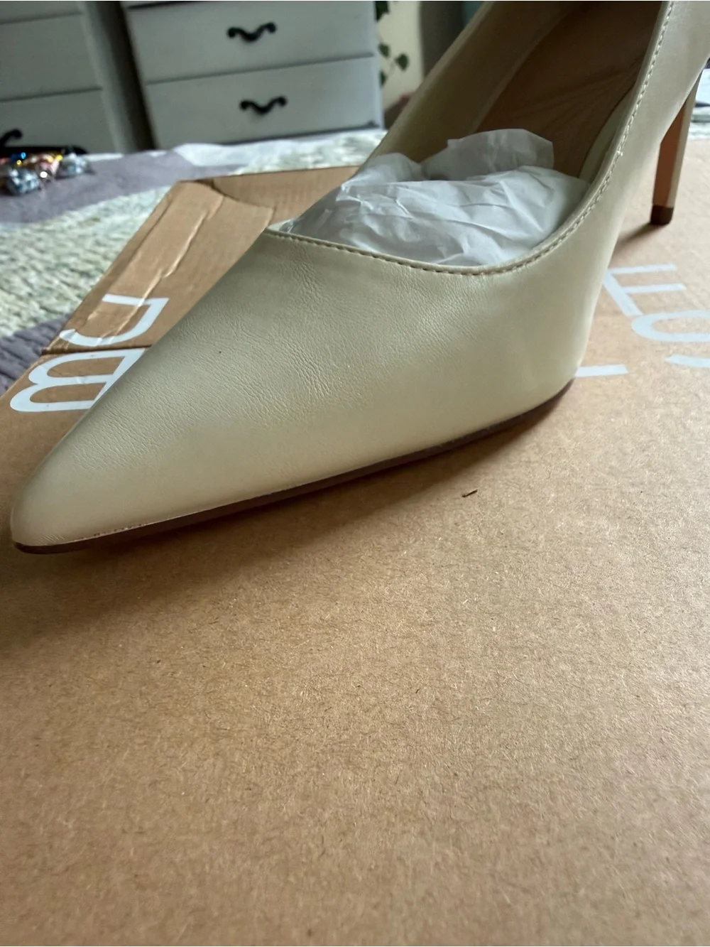 New JustFab Women's Cream Pointed Toe Stiletto Pump